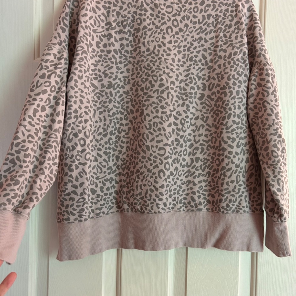 Leopard Print Sweatshirt - Picture 5 of 5